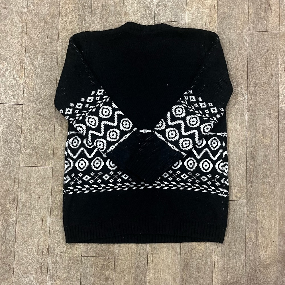 Vintage Black and White Abstract Sweater - Picture 2 of 3